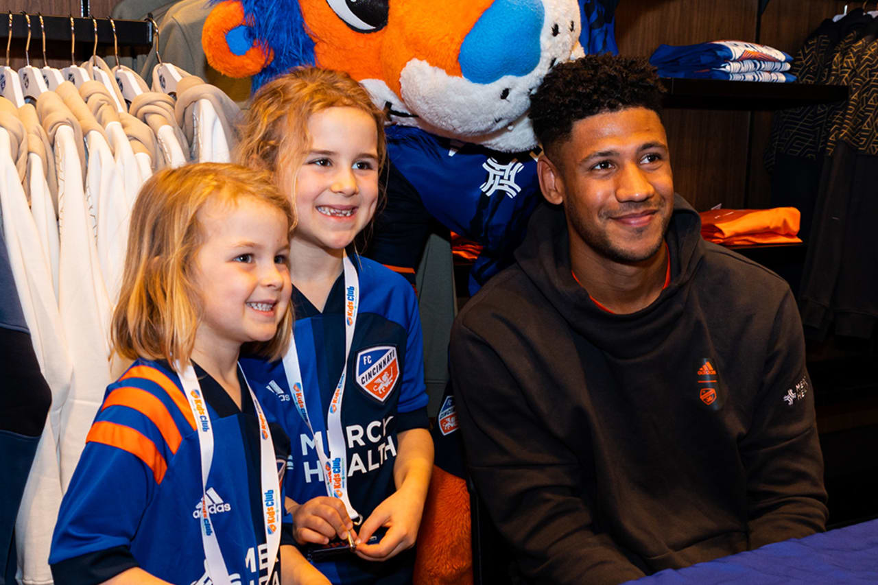 Kids Club Player Meet and Greet